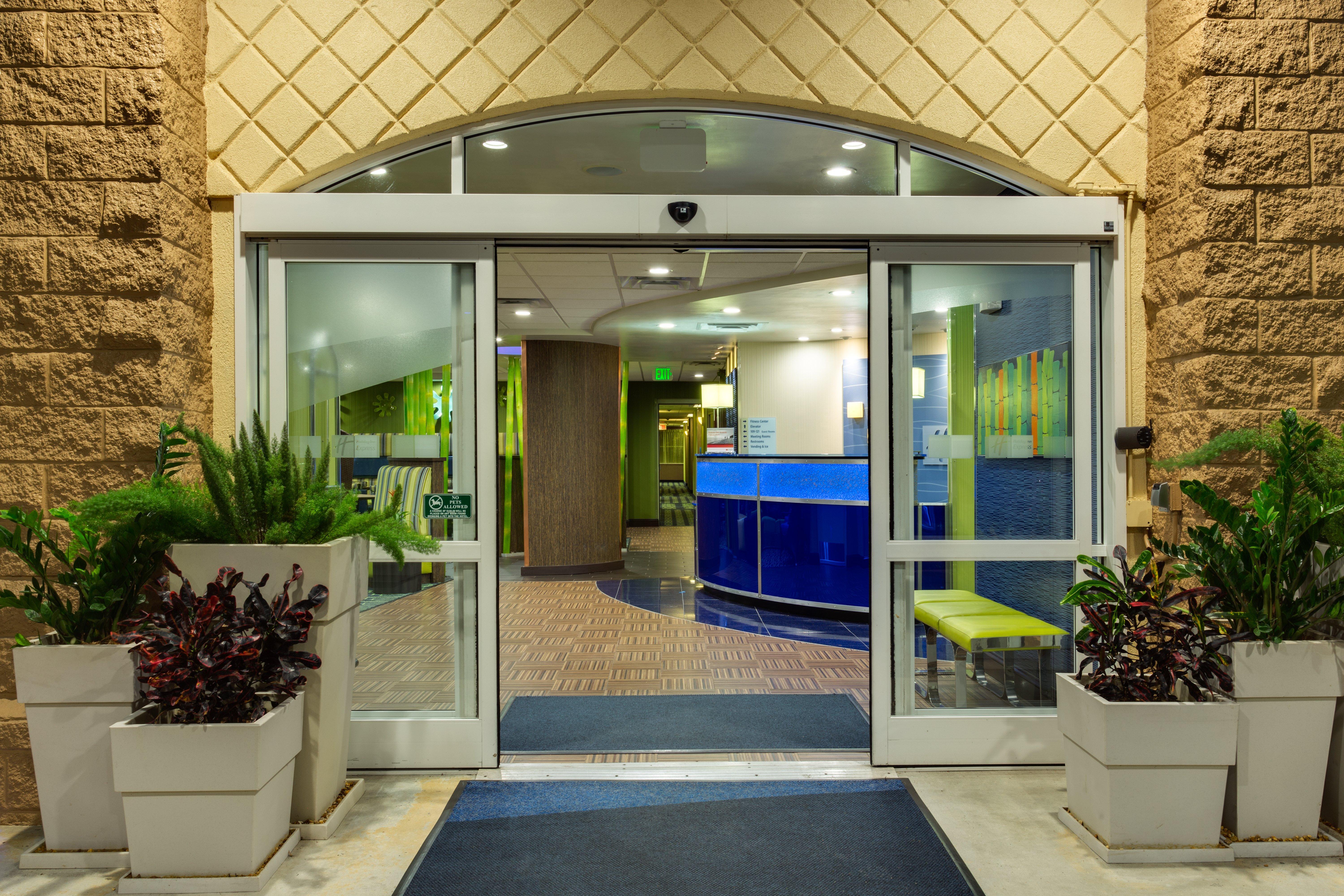Holiday Inn Express & Suites Plant City By Ihg Exterior foto
